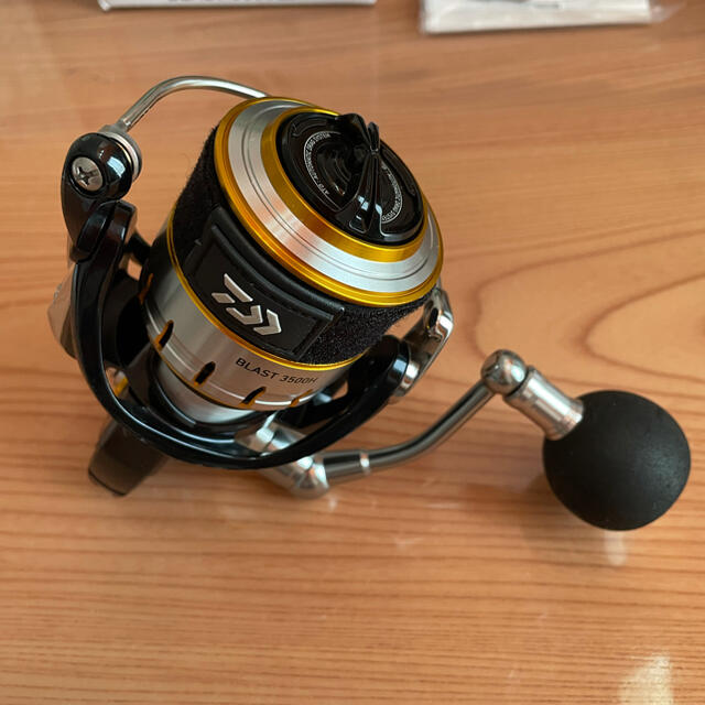 DAIWA(ダイワ)のりんぐ様専用　ダイ16 BLAST（ブラスト）3500H 糸付き スポーツ/アウトドアのフィッシング(リール)の商品写真