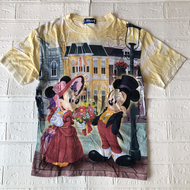 Disney(ディズニー)の新品同様 ディズニー 総柄 Tシャツ 両面プリント Sサイズ レディースのトップス(Tシャツ(半袖/袖なし))の商品写真