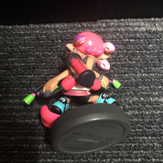 スプラトゥーン　amiibo アミーボ　ガール　ネオンピンク エンタメ/ホビーのフィギュア(ゲームキャラクター)の商品写真