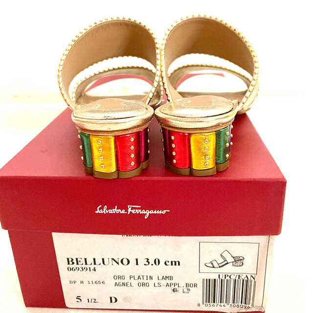 Salvatore Ferragamo(サルヴァトーレフェラガモ)のフェラガモ　カラフルフラワーヒール　メタリックゴールドサンダルミュール虹色 レディースの靴/シューズ(ミュール)の商品写真
