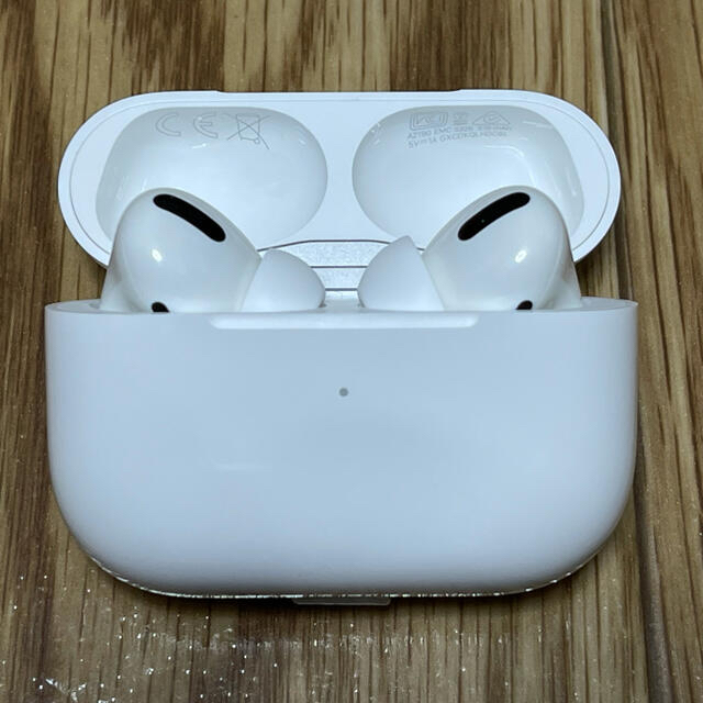 Apple(アップル)の【美品】【正規品】Apple Air Pods Pro エアーポッズ　プロ スマホ/家電/カメラのオーディオ機器(ヘッドフォン/イヤフォン)の商品写真