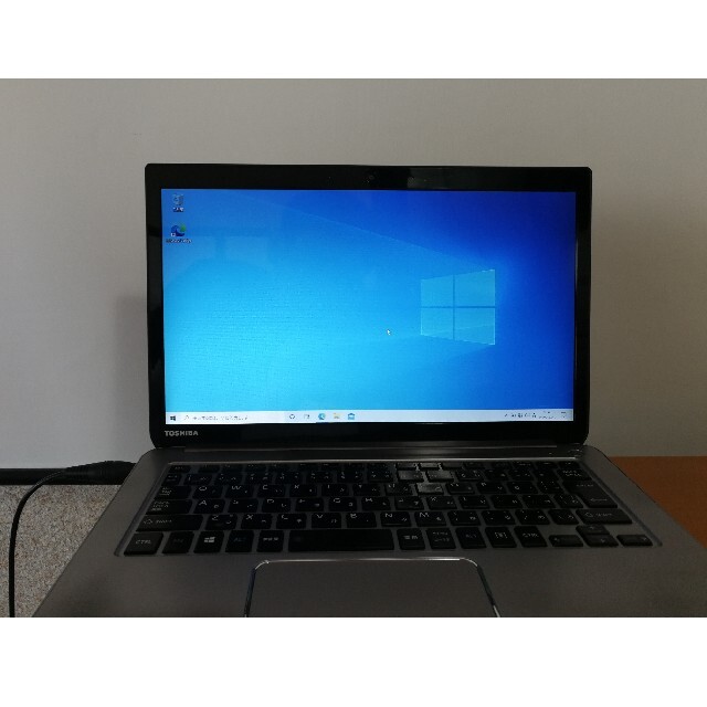 東芝 Dynabook KIRA V6328GBディスプレイ