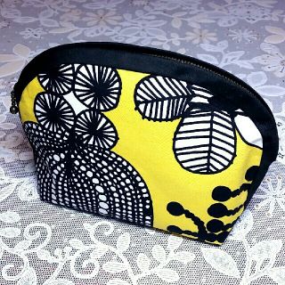 マリメッコ(marimekko)のポーチ　ハンドメイド(ポーチ)