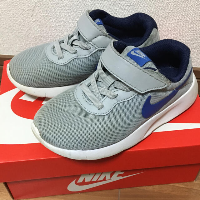 NIKE(ナイキ)のNIKE ナイキ　キッズ　スニーカー　TANJUN 17㎝　最終価格 キッズ/ベビー/マタニティのキッズ靴/シューズ(15cm~)(スニーカー)の商品写真