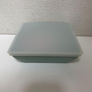 【新品未使用】Tupperware 容器（スクエア）送料無料(容器)