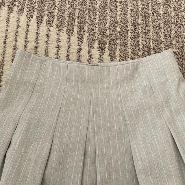 NARACAMICIE(ナラカミーチェ)のナラカミーチェ  上品なひざ丈スカート ライトグレー III(13号)サイズ レディースのスカート(ひざ丈スカート)の商品写真