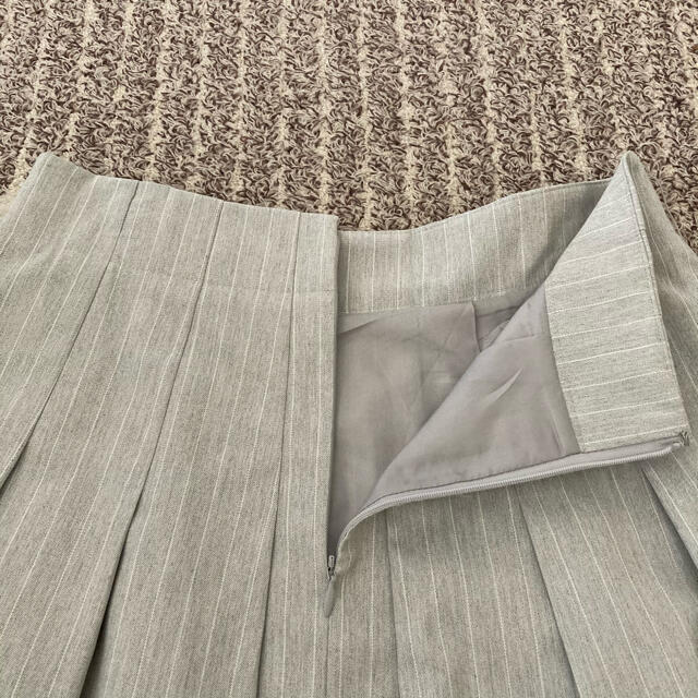NARACAMICIE(ナラカミーチェ)のナラカミーチェ  上品なひざ丈スカート ライトグレー III(13号)サイズ レディースのスカート(ひざ丈スカート)の商品写真
