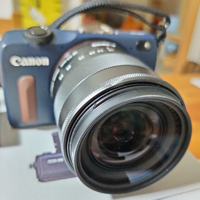 Canon(キヤノン)のEOS M2 ダブルレンズキット ベイブルー スマホ/家電/カメラのカメラ(ミラーレス一眼)の商品写真