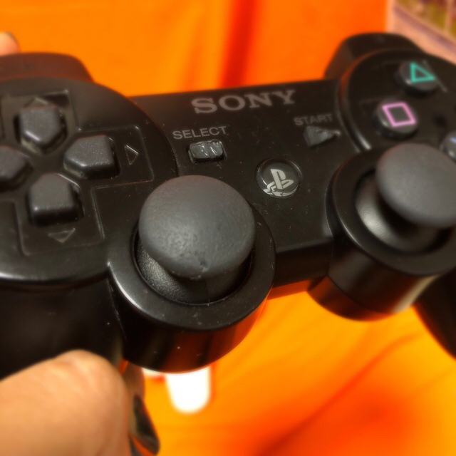 SONY(ソニー)の【すぐ遊べる】 PS3本体 + ソフト10本 セット エンタメ/ホビーのゲームソフト/ゲーム機本体(家庭用ゲーム機本体)の商品写真