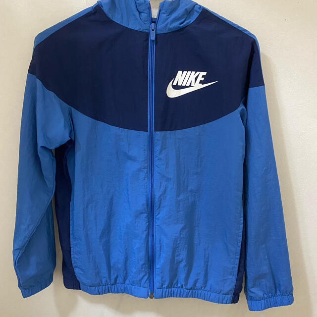 NIKE(ナイキ)のナイキ　ウインドブレーカー　150 キッズ/ベビー/マタニティのキッズ服男の子用(90cm~)(ジャケット/上着)の商品写真