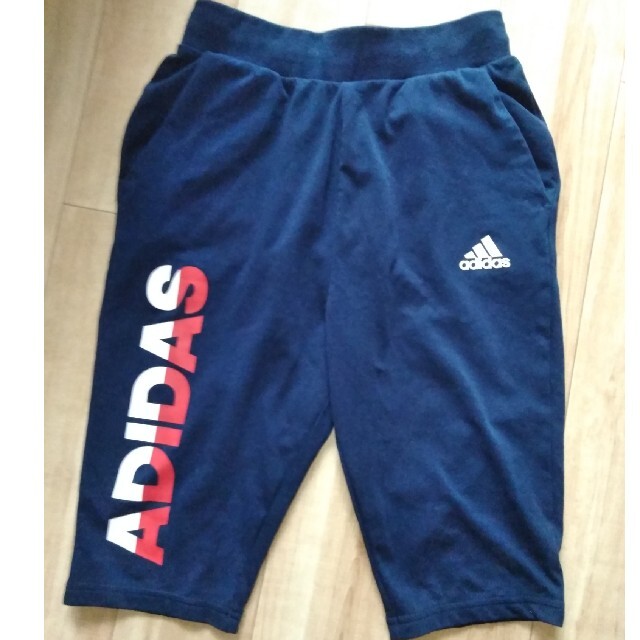 adidas(アディダス)のアディダスハーフパンツ140☆美品 キッズ/ベビー/マタニティのキッズ服男の子用(90cm~)(パンツ/スパッツ)の商品写真