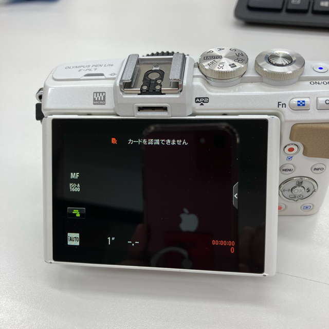 OLYMPUS PEN LITE E-PL7 6