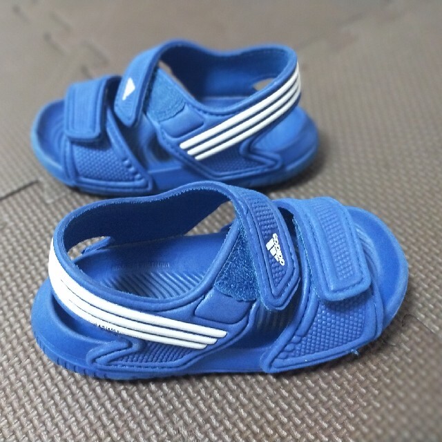 adidas(アディダス)の【ゆかか様　専用】キッズ　サンダル　13cm アディダス キッズ/ベビー/マタニティのベビー靴/シューズ(~14cm)(サンダル)の商品写真