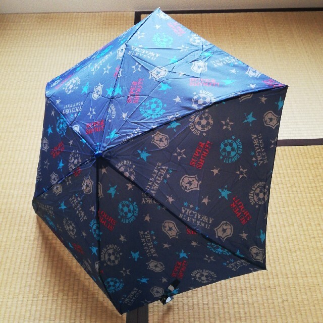 折り畳み傘　男の子用 キッズ/ベビー/マタニティのこども用ファッション小物(傘)の商品写真