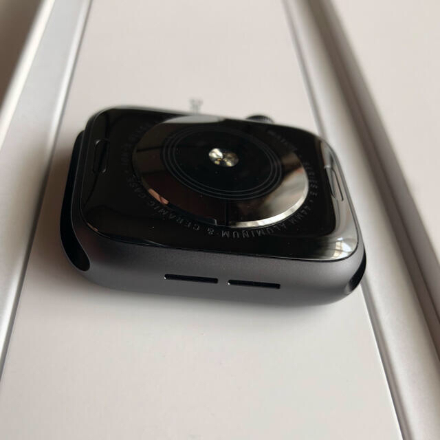 Apple Watch(アップルウォッチ)の美品 Apple Watch Series 5 44mm GPSモデル  スマホ/家電/カメラのスマホアクセサリー(その他)の商品写真