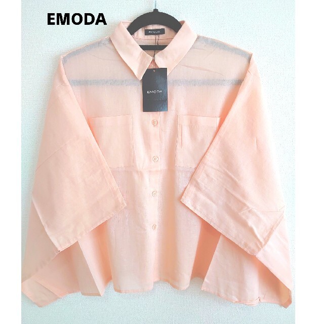 EMODA(エモダ)のEMODA【変形 ブラウス(シャツ)】未使用品 レディースのトップス(シャツ/ブラウス(半袖/袖なし))の商品写真