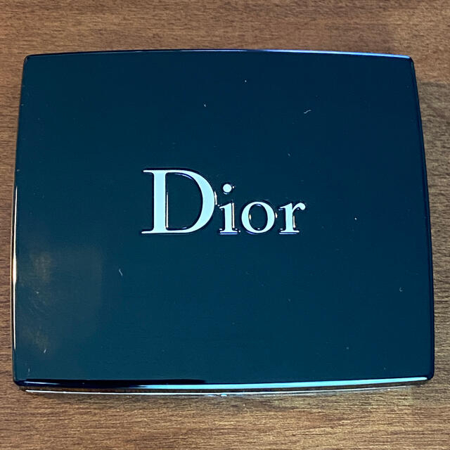 Dior(ディオール)の【☆MJJ☆様専用】Diorサンククルールクチュール　アイシャドウ879   コスメ/美容のベースメイク/化粧品(アイシャドウ)の商品写真