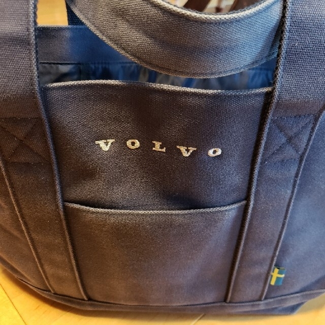 Volvo(ボルボ)のVOLVO トートバッグ 自動車/バイクの自動車(車外アクセサリ)の商品写真