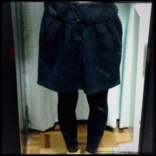 黒のスカート(ひざ丈スカート)