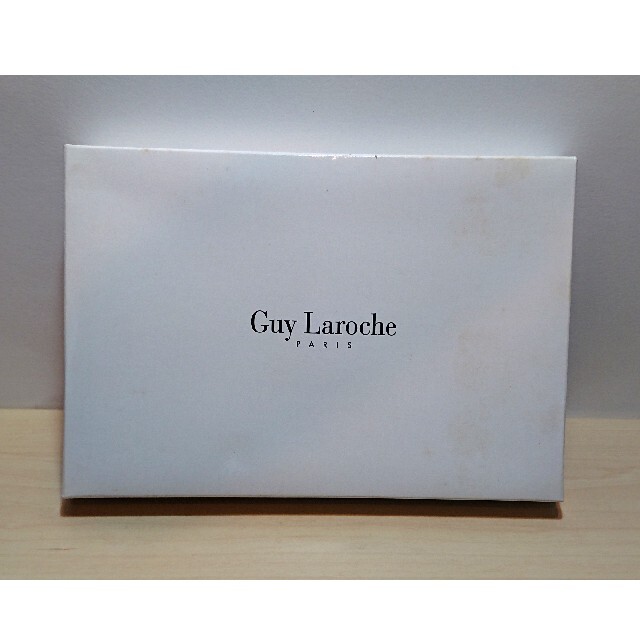 Guy Laroche(ギラロッシュ)のギラロッシュ Guy Laroche  ハンカチ２枚セット  メンズ・レディース レディースのファッション小物(ハンカチ)の商品写真