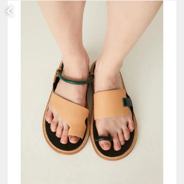 nagonstans Asymmetry Sandals