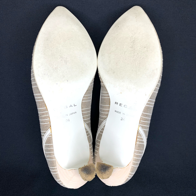REGAL(リーガル)のリーガル REGAL パンプス タッセル付き バイカラー ローヒール レディースの靴/シューズ(ハイヒール/パンプス)の商品写真