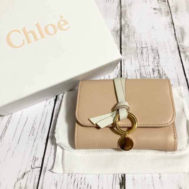 【chloe】直営店買付★アルファベット トリフォールド ミニ財布