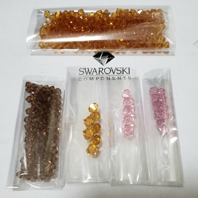 SWAROVSKI(スワロフスキー)の♡ SWAROVSKI ビーズ  4mm• 5mm• 6mm mix ハンドメイドの素材/材料(各種パーツ)の商品写真