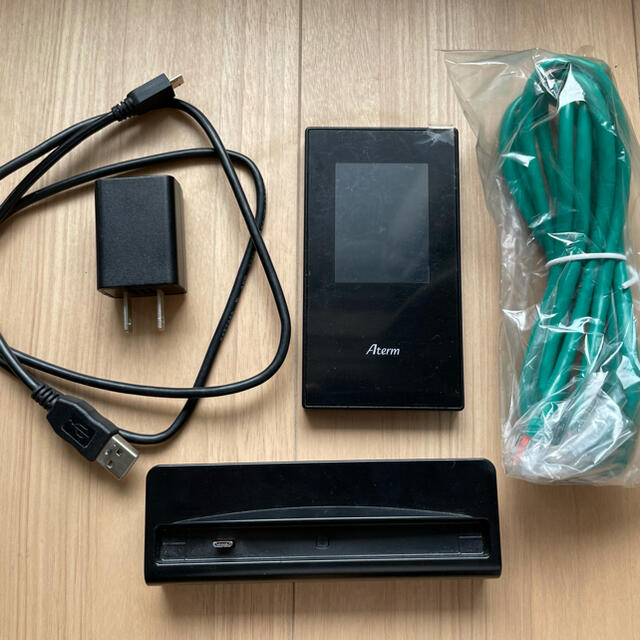 NEC(エヌイーシー)のNEC モバイル ポケット WiFi ルーター Aterm MR05LN スマホ/家電/カメラのPC/タブレット(PC周辺機器)の商品写真