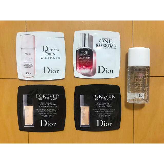 PAUL & JOE(ポールアンドジョー)のPaul & JOE・Dior 他試供品 コスメ/美容のキット/セット(サンプル/トライアルキット)の商品写真