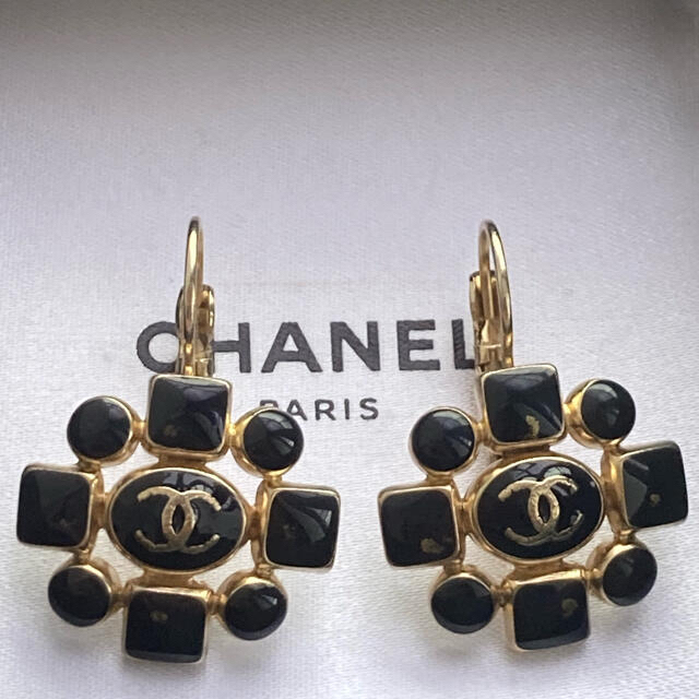 CHANEL(シャネル)のシャネル❤️大ぶり 揺れるピアス レディースのアクセサリー(ピアス)の商品写真