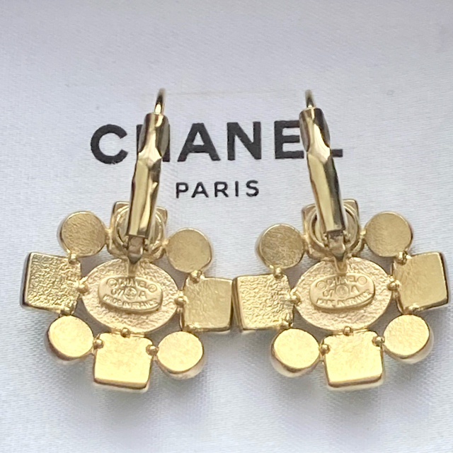 CHANEL(シャネル)のシャネル❤️大ぶり 揺れるピアス レディースのアクセサリー(ピアス)の商品写真