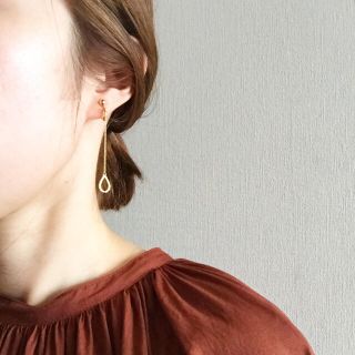 ハンドメイド ドロップロングイヤリングピアス(ピアス)