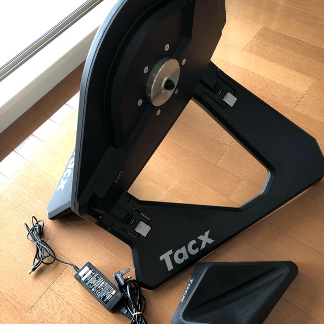 Tacx NEO Smart タックスネオスマート 年末のプロモーション 49.0%割引