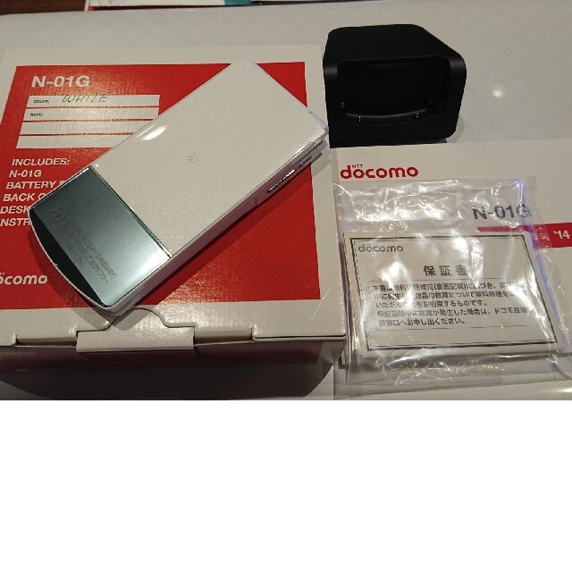 NEC(エヌイーシー)のドコモ docomo N-01G ホワイト WHITE 新品 フィーチャーフォン スマホ/家電/カメラのスマートフォン/携帯電話(携帯電話本体)の商品写真