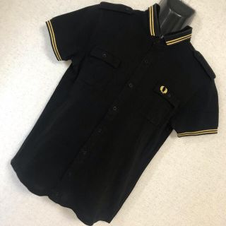 フレッドペリー(FRED PERRY)のフレッドペリー ワンポイント ロゴ刺繍 フルボタン 半袖 ポロシャツ　L(ポロシャツ)