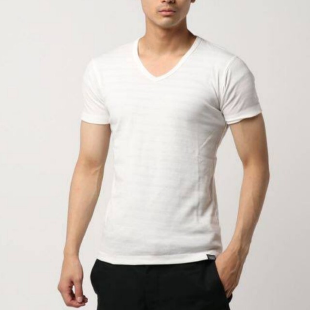 AZUL by moussy(アズールバイマウジー)の新品❣️AZUL by MOUSSY ハニカムシャドーボーダーVネックTシャツ メンズのトップス(Tシャツ/カットソー(半袖/袖なし))の商品写真