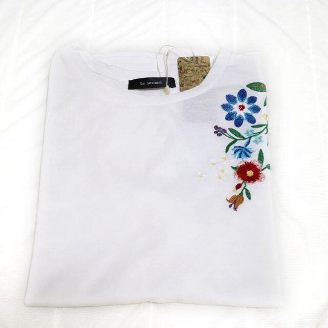 【新品タグ付き】 刺繍 Tシャツ カットソー ホワイト レディースのトップス(Tシャツ(半袖/袖なし))の商品写真