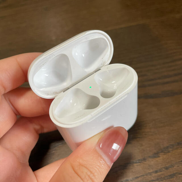 Apple(アップル)のAirPods スマホ/家電/カメラのオーディオ機器(ヘッドフォン/イヤフォン)の商品写真