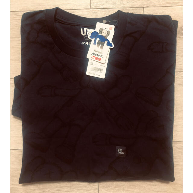 UNIQLO(ユニクロ)のUNIQLO×KAWS Tシャツ　XL メンズのトップス(Tシャツ/カットソー(半袖/袖なし))の商品写真