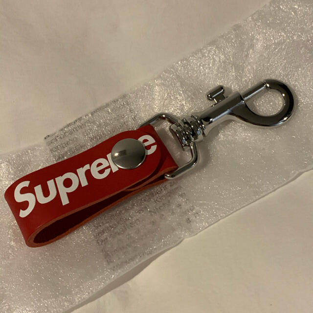 Supreme(シュプリーム)のSupreme Leather Key Loop Red キーホルダー レザー メンズのファッション小物(キーホルダー)の商品写真