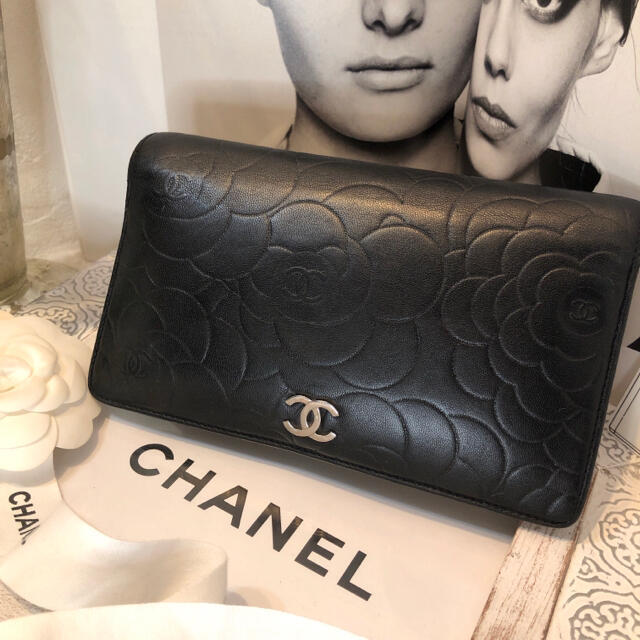 CHANEL(シャネル)の【美品❣️】シャネル　カメリアブラック　ココマーク　長財布　ラムスキン レディースのファッション小物(財布)の商品写真