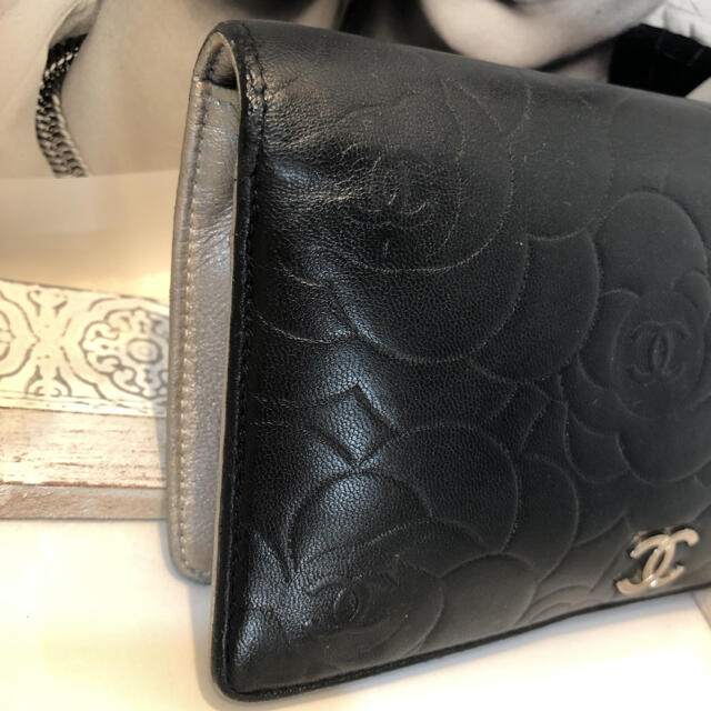 CHANEL(シャネル)の【美品❣️】シャネル　カメリアブラック　ココマーク　長財布　ラムスキン レディースのファッション小物(財布)の商品写真