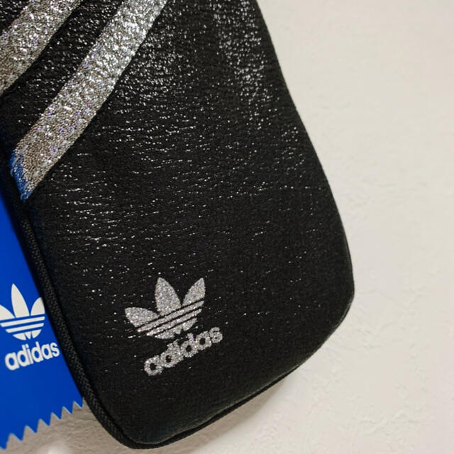 adidas(アディダス)の【新品】adidas アディダスオリジナルス★スマホポーチ きらきらポーチ  メンズのバッグ(ウエストポーチ)の商品写真