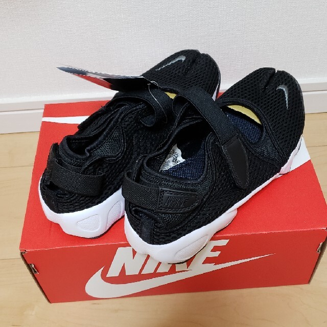 NIKE(ナイキ)の【新品・未使用】NIKE AIR RIFTBR エア リフト ブリーズ ナイキサ レディースの靴/シューズ(サンダル)の商品写真