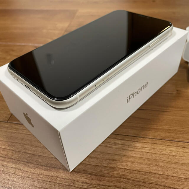 Apple(アップル)の美品　iPhone 11 ホワイト 256 GB SIMフリー スマホ/家電/カメラのスマートフォン/携帯電話(スマートフォン本体)の商品写真