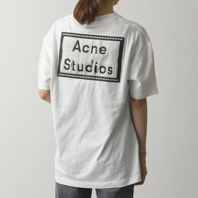 ACNE(アクネ)のACNE STUDIOS バックロゴT レディースのトップス(Tシャツ(半袖/袖なし))の商品写真