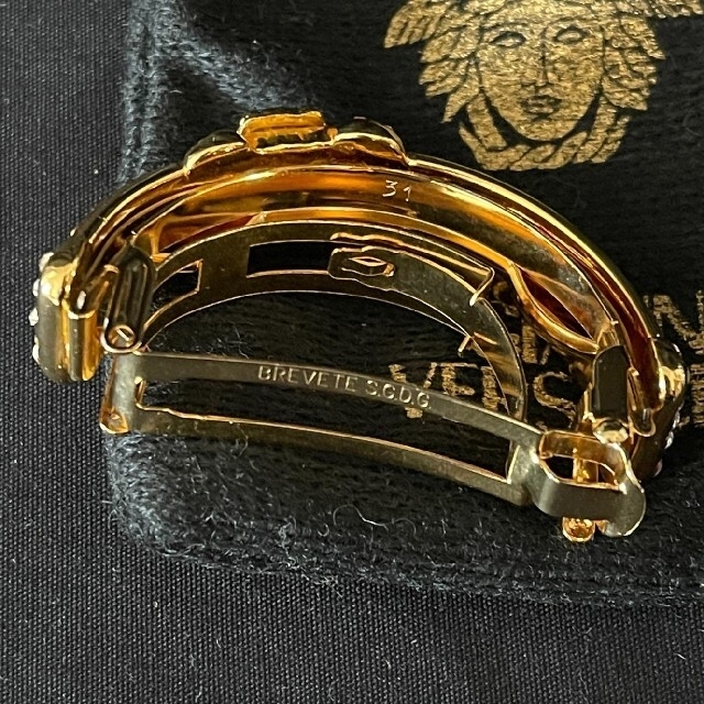 Gianni Versace(ジャンニヴェルサーチ)のジャンニ　ヴェルサーチ　メデゥーサ　バレッタ　髪留め　箱あり レディースのヘアアクセサリー(バレッタ/ヘアクリップ)の商品写真