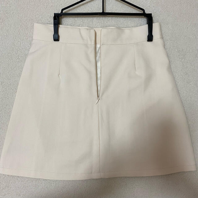 dholic(ディーホリック)のプリーツスカート　白　最終価格 レディースのスカート(ミニスカート)の商品写真