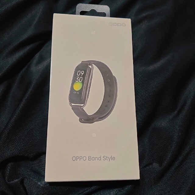 OPPO(オッポ)のOPPO Band Style バニラ(OB19B1) 新品未開封 スマホ/家電/カメラのスマホ/家電/カメラ その他(その他)の商品写真